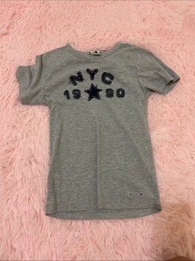 Women’s Urban Outfitters Grey 'NYC 1990' Graphic Tee - Short Sleeve Shirt